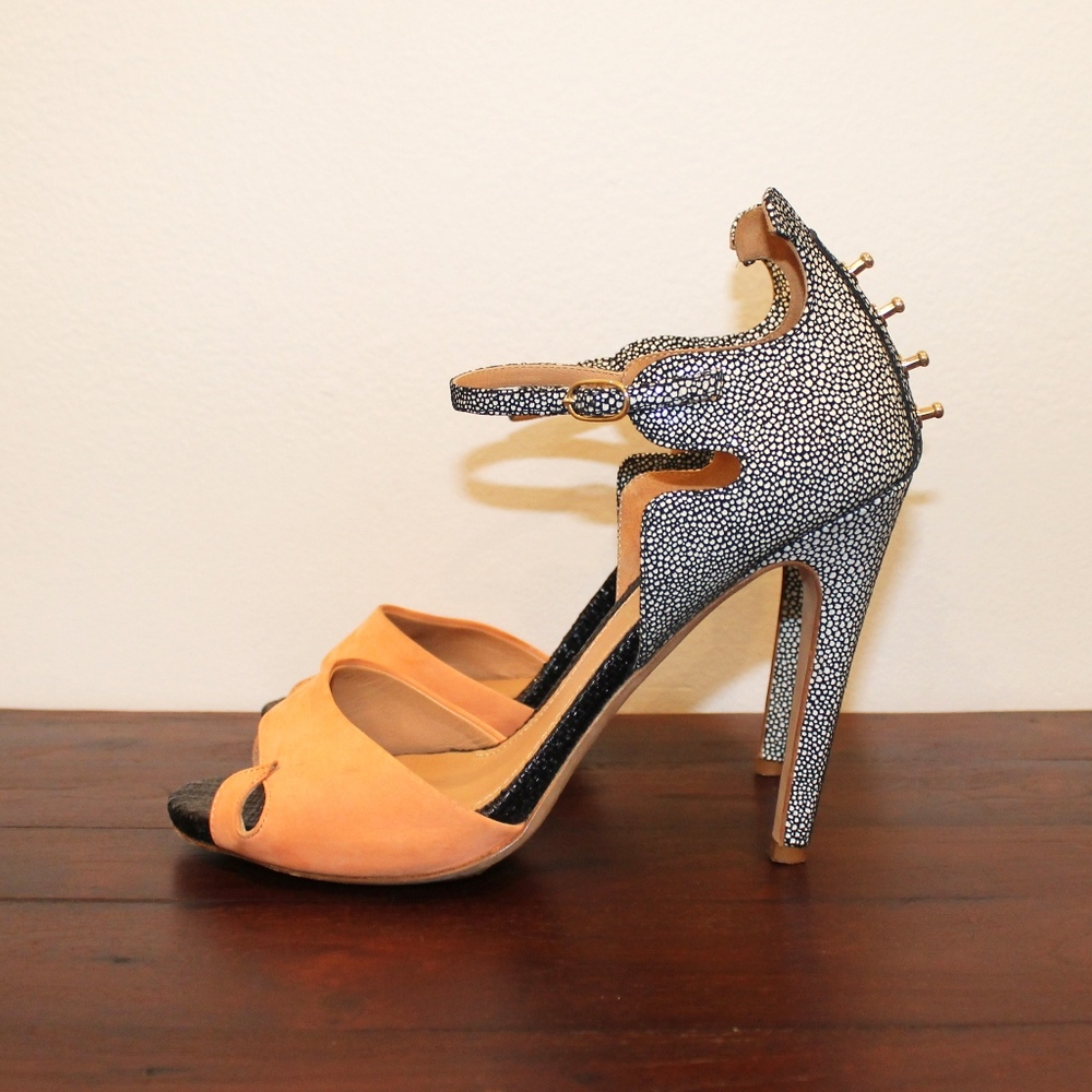 COPY - Aperlei Paris heels women 39/9 PRE Owned
